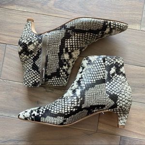Steve Madden ‘Snakeskin’ Booties
